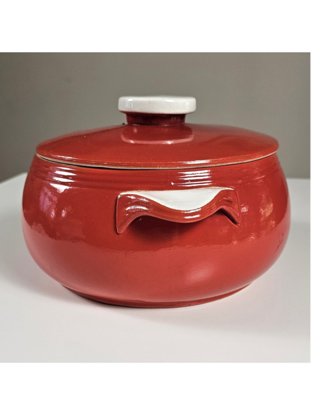 Vintage Hall China Pert Covered Casserole Dish Chinese Red White Tab Handles - Picture 14 of 15